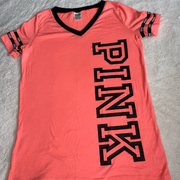 Pink Reversible Mesh Legging and V-Neck Set - Picture 7 of 10